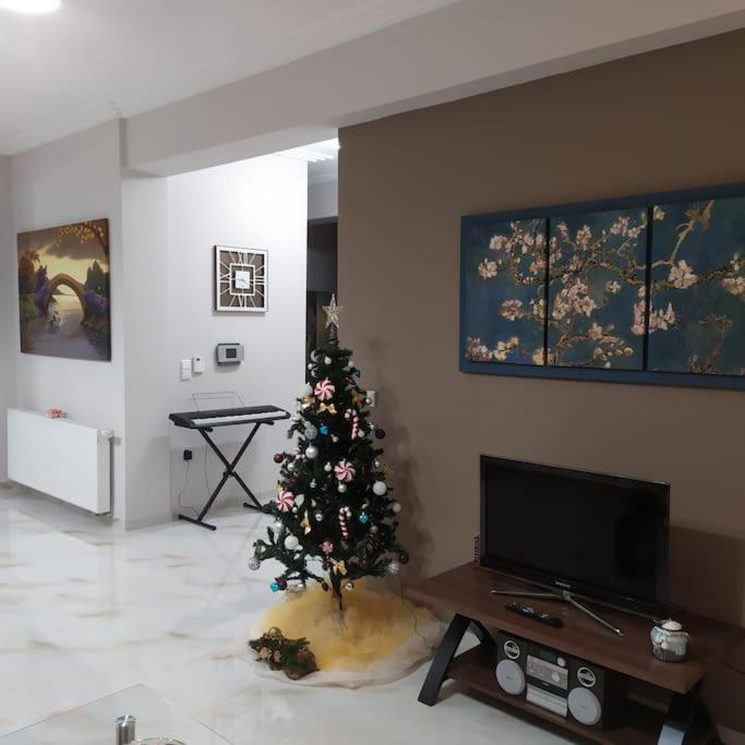 Ebony And Ivory Suites Dhrosia Exteriör bild